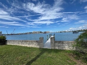 180 Devon Dr in Clearwater, FL - Building Photo - Building Photo