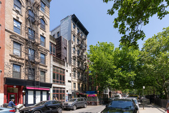 60 E 1st St in New York, NY - Building Photo - Building Photo