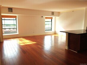 1 S Astor St-Unit -303 in Irvington, NY - Building Photo - Building Photo
