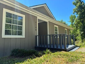 218 Hickory Forest Rd in Chapel Hill, NC - Building Photo