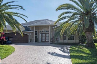2806 SW 39th St, Unit 10104 in Cape Coral, FL - Building Photo