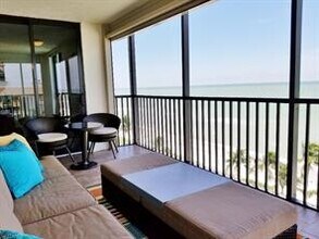 10525 Gulf Shore Dr-Unit -283 in Naples, FL - Building Photo - Building Photo