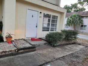 210 Amherst Ave in Sarasota, FL - Building Photo - Building Photo