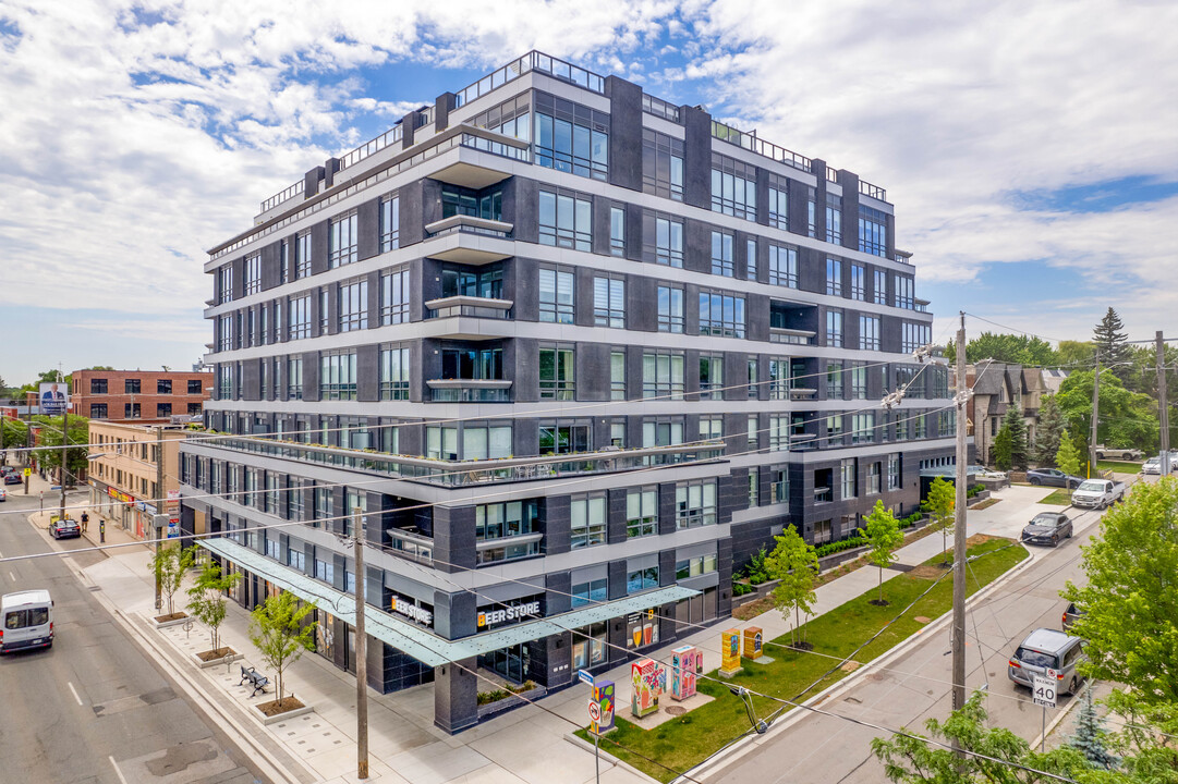 Avenue & Park in Toronto, ON - Building Photo