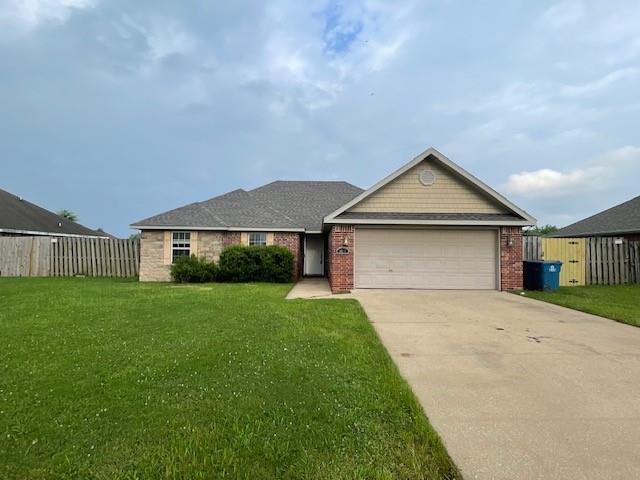 1533 Hutchinson St in Pea Ridge, AR - Foto de edificio