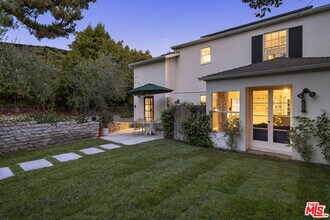 881 Cumberland Rd in Glendale, CA - Building Photo - Building Photo