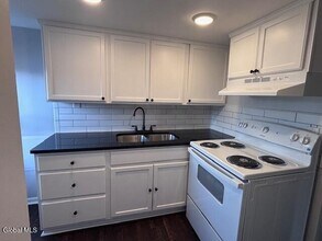 148 Old Loudon Rd in Latham, NY - Building Photo - Building Photo