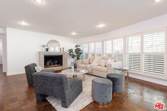 2559 Hutton Dr in Beverly Hills, CA - Building Photo - Building Photo