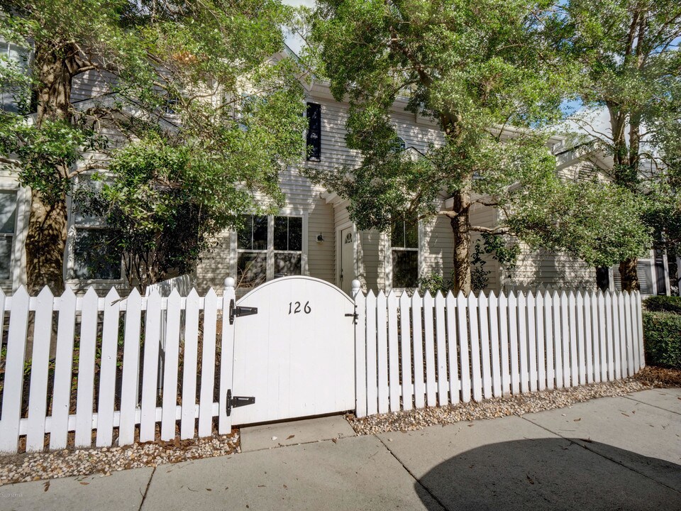 5813 Wrightsville Ave in Wilmington, NC - Building Photo