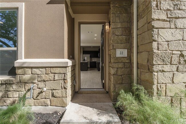 13800 Lyndhurst St in Austin, TX - Building Photo - Building Photo