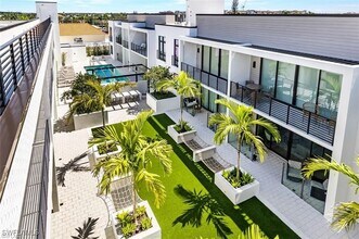 850 Central Ave in Naples, FL - Foto de edificio - Building Photo