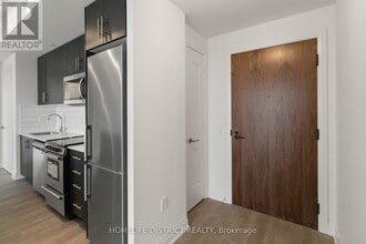 509 Dundas St W in Oakville, ON - Building Photo - Building Photo