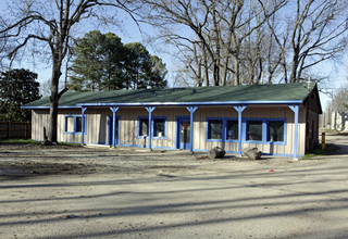 Glenns Country Store in Millington, TN - Building Photo - Building Photo