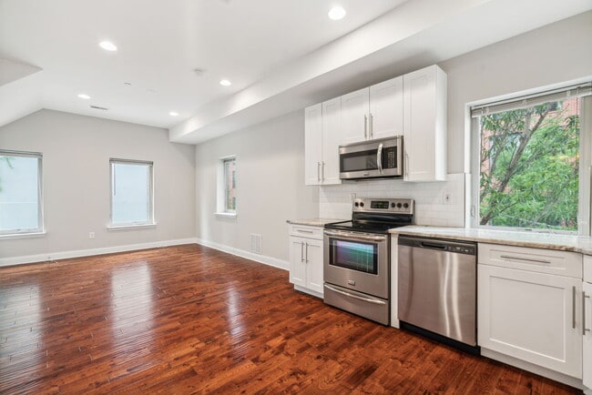 2228 Summer St, Unit 3