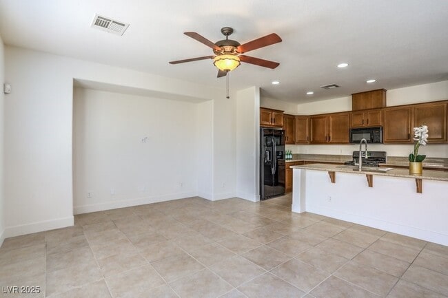 7580 Rockhampton Ave in Las Vegas, NV - Building Photo - Building Photo