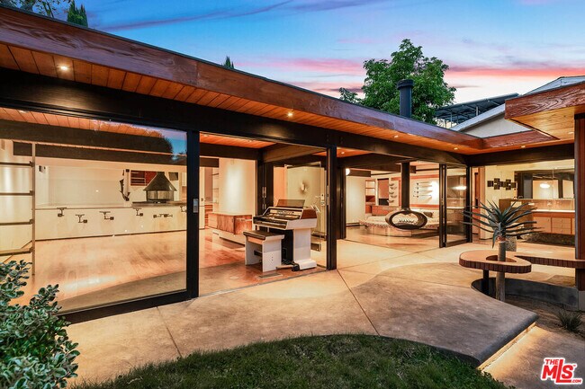 22277 Buenaventura St