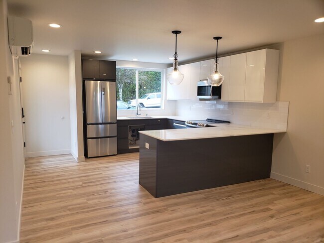 2515 NE 54th St in Seattle, WA - Building Photo - Building Photo
