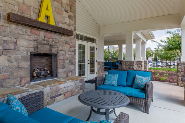 Amelia Station in Clayton, NC - Foto de edificio - Other