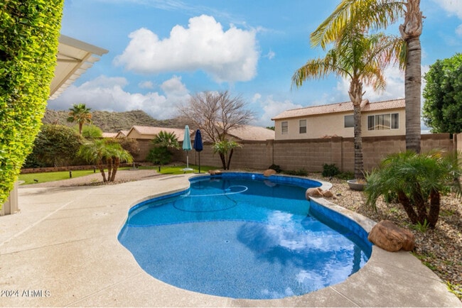 1505 E Wahalla Ln in Phoenix, AZ - Building Photo - Building Photo
