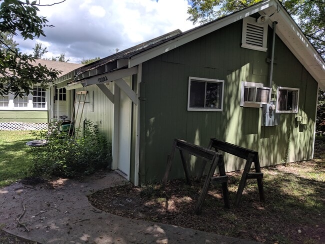 property at 1006 Mamie St