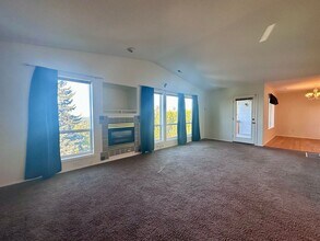 11732 SE Lexington St in Portland, OR - Building Photo - Building Photo