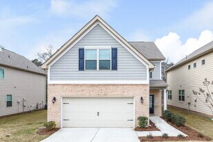 2427 Oakleaf Cir in Lithonia, GA - Building Photo