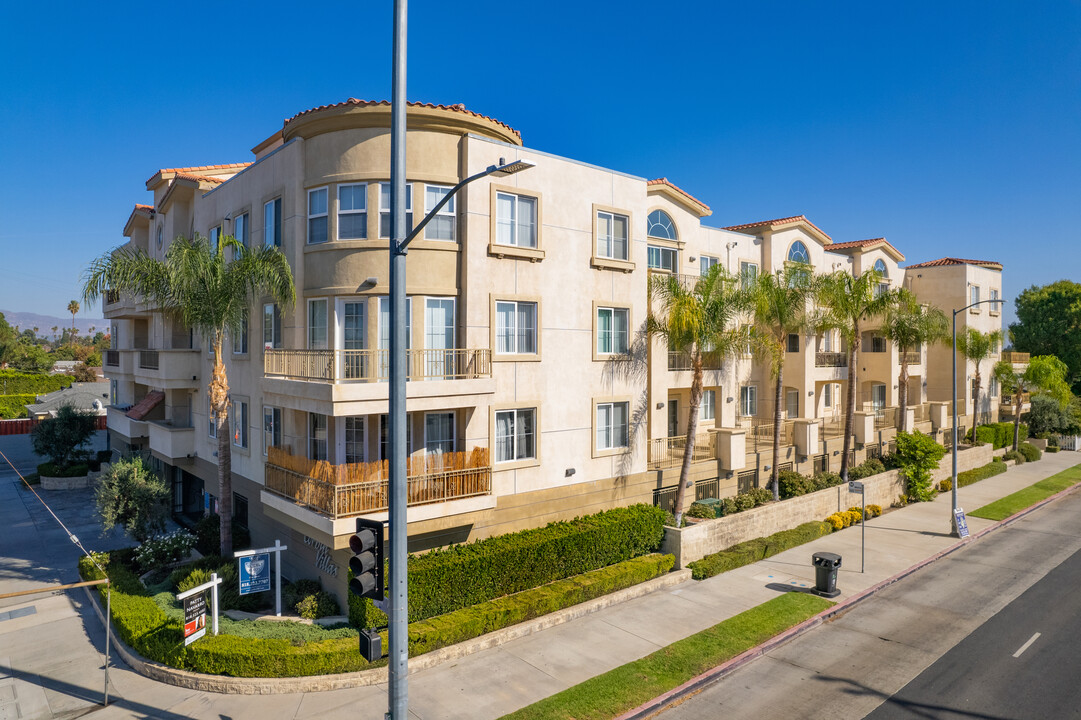 Corbin Villas in Reseda, CA - Building Photo