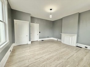 447 Warner St in Cincinnati, OH - Foto de edificio - Building Photo