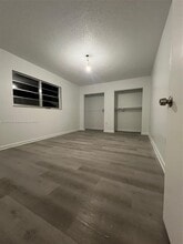 471 E 13th St, Unit 471A in Hialeah, FL - Foto de edificio - Building Photo