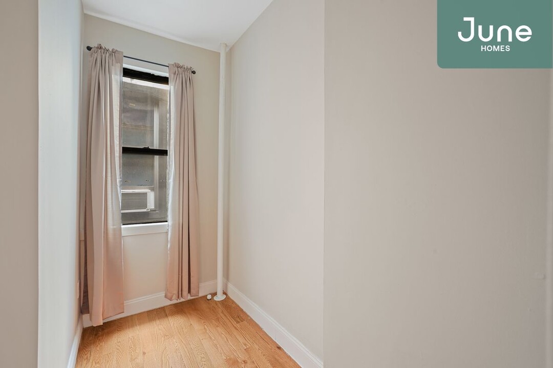 31 Saint Marks Pl-Unit -A in New York, NY - Building Photo