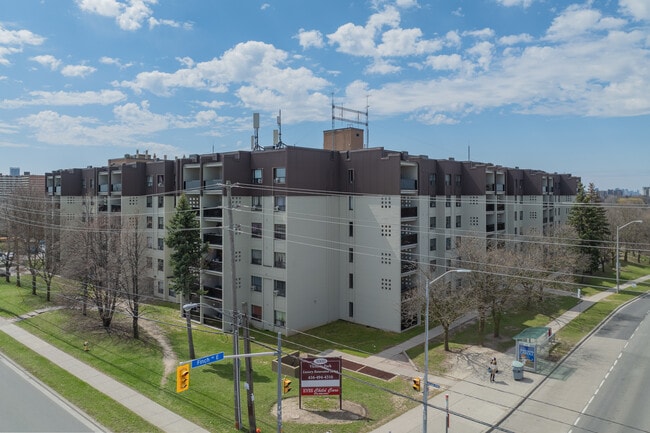 Warren Court Apartments