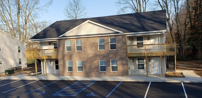 2709 Noel Ln in Terre Haute, IN - Foto de edificio - Building Photo