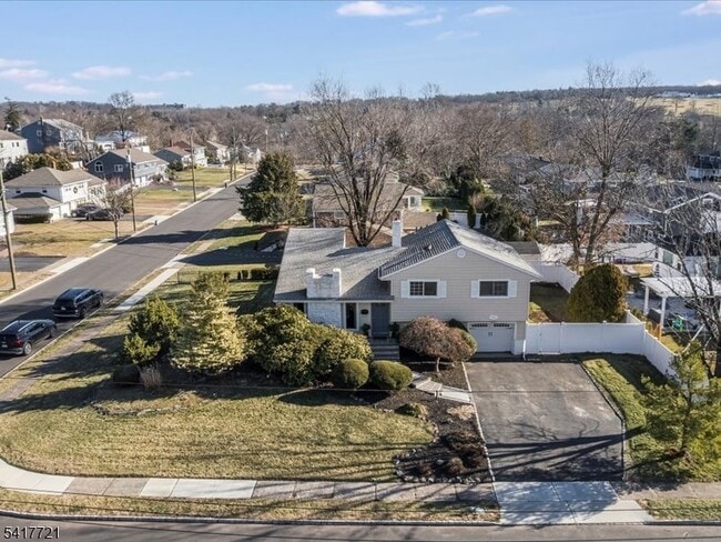 15 Windemere Rd in Verona, NJ - Building Photo - Building Photo