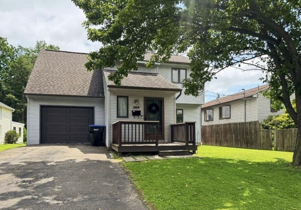 364 Oak St in Vestal, NY - Building Photo