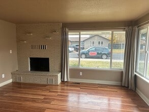 697 SE 3rd St in Prineville, OR - Building Photo - Building Photo