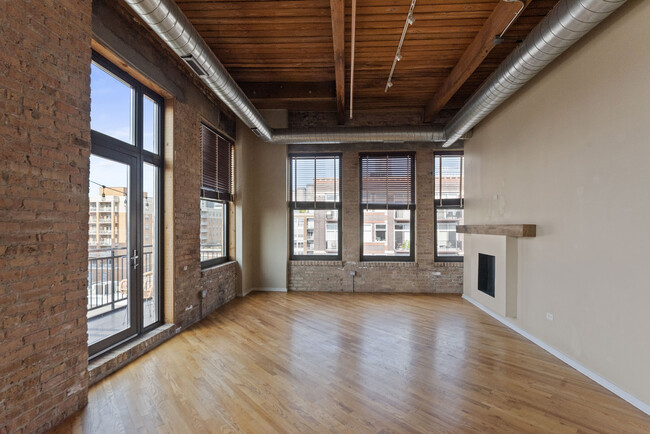 1040 W School St, Unit 1F in Chicago, IL - Building Photo - Building Photo