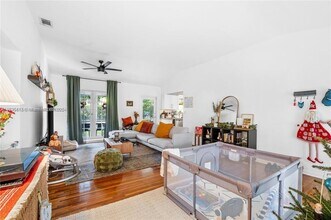 460 NW 90th St in El Portal, FL - Building Photo - Building Photo