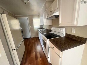 2006 Bell St in Wichita Falls, TX - Building Photo - Building Photo