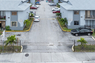 6151-6191 W 24th Ave in Hialeah, FL - Building Photo - Building Photo