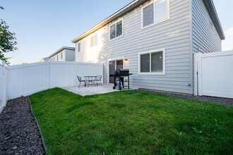 5 S Kellogg St in Kennewick, WA - Building Photo - Building Photo