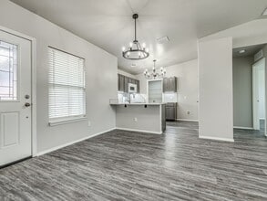 2701 Flame Lily Rd in Yukon, OK - Building Photo - Building Photo