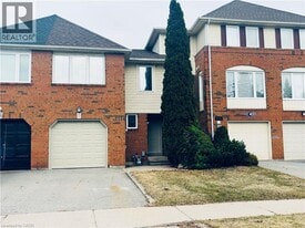 1114 Lindsay Dr in Oakville, ON - Building Photo