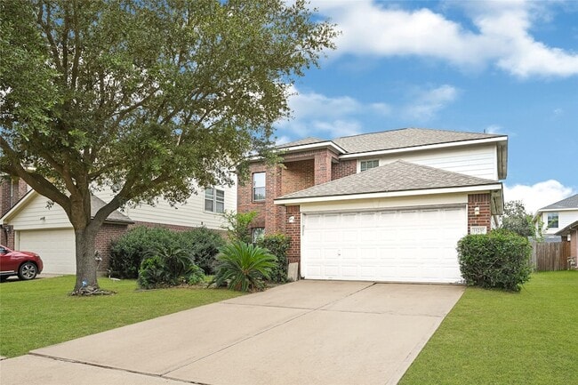 15230 Weeping Cedar Ln in Houston, TX - Foto de edificio - Building Photo