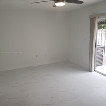 6352 SW 138th Path in Miami, FL - Foto de edificio - Building Photo