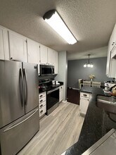14357 Estates Ave in Apple Valley, MN - Building Photo - Building Photo
