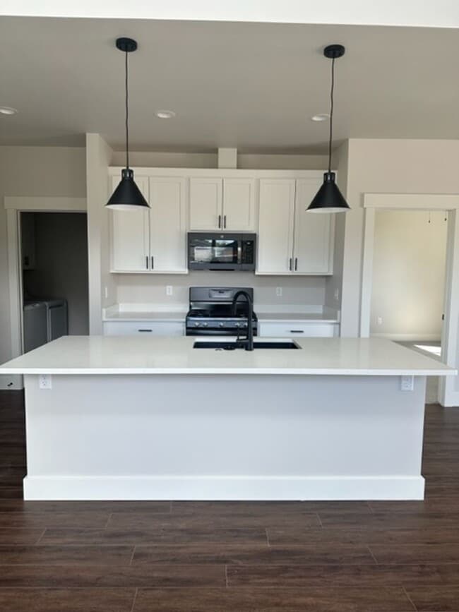 property at 211 Manhattan S