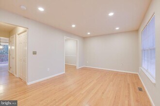 160 Langdon Farm Cir in Odenton, MD - Building Photo - Building Photo