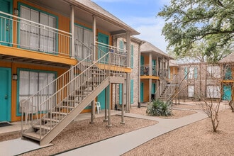 Inglewood Village Apartments in Houston, TX - Building Photo - Building Photo