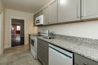 1207 Madison St in Syracuse, NY - Building Photo - Building Photo