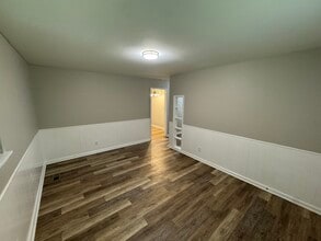 7711 Woodhaven Dr in Little Rock, AR - Foto de edificio - Building Photo